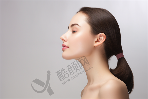 南宁星范医疗美容门诊部冷冻溶脂瘦大腿的具体价格为5000元起,现推出优惠价仅需3500元起,助您轻松拥有纤细大腿!