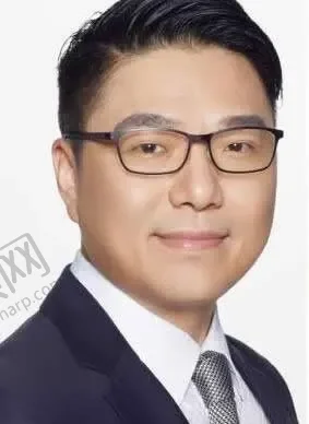 裴柄万