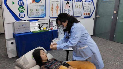 四、福州爱尔眼科医院怎么预约：
