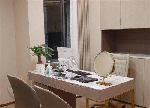 二、长沙晶肤医美(五一广场院)正规吗?来看看医院资质: