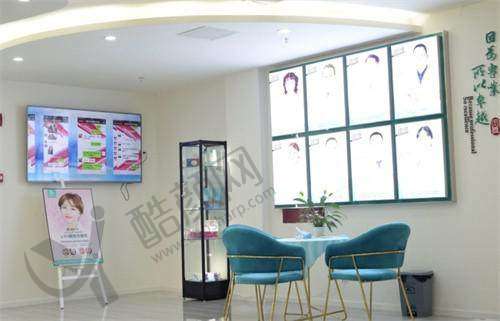 八、成都渼淳玉颜医疗美容门诊部真实的顾客评价如下: