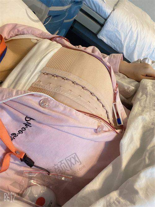 二、深圳宝安中 心医院整形美容科正规吗?来看看医院资质: